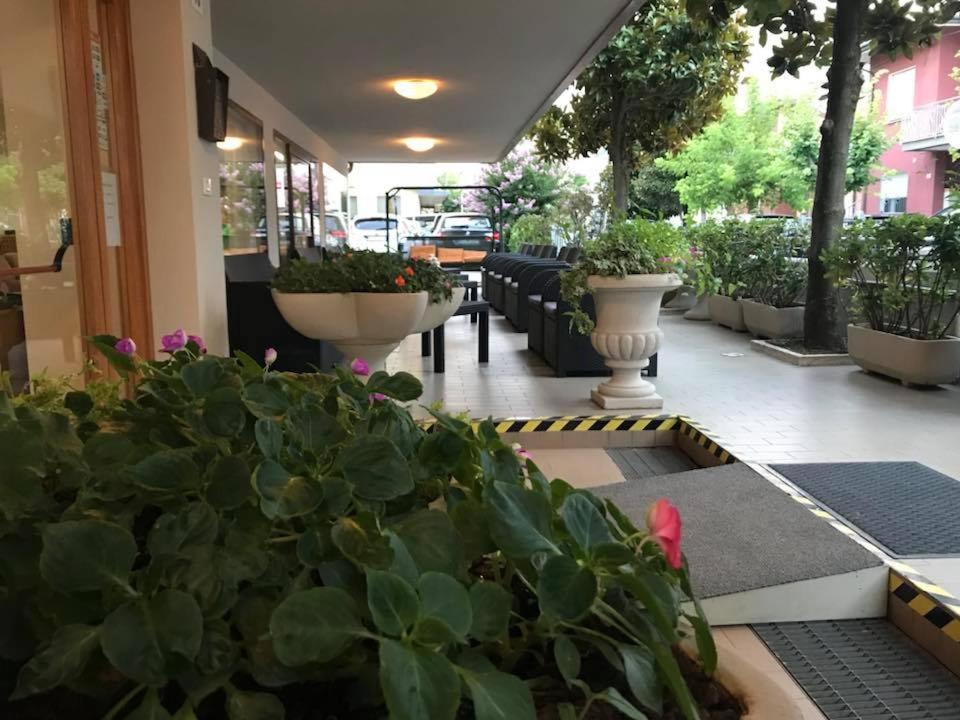 Hotel Glenn Rímini Exterior foto